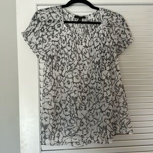 Banana Republic Floral Pleated Swing Top